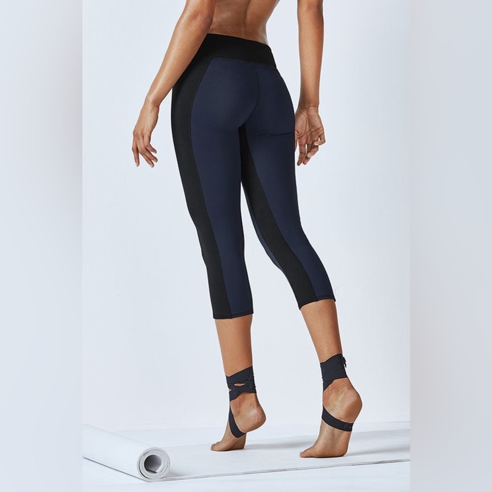 Roberta Capri Size 6